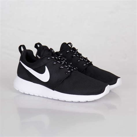 Silberne Nike Roshe Run online kaufen 